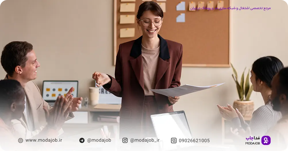 مدیر برند کارفرما مسئول طراحی استراتژی برند