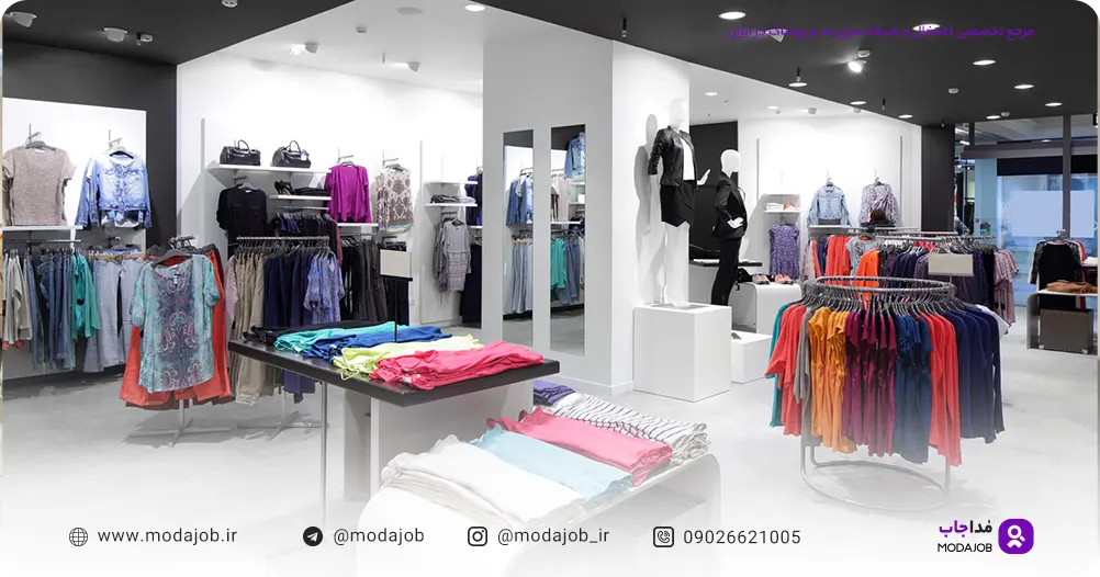 ویژوال مرچندایزر متخصص طراح ویترین فروشگاه